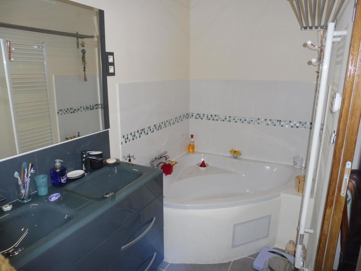 Chambre D'Hotes Des 3 Ifs Vernot Екстериор снимка